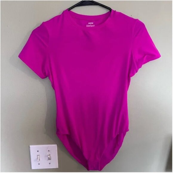 Skims Fits Everybody Short Sleeve Bodysuit Fuchsia size 4X - Picture 3 of 5